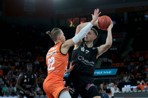 迷忧心忡忡 迷忧心忡忡